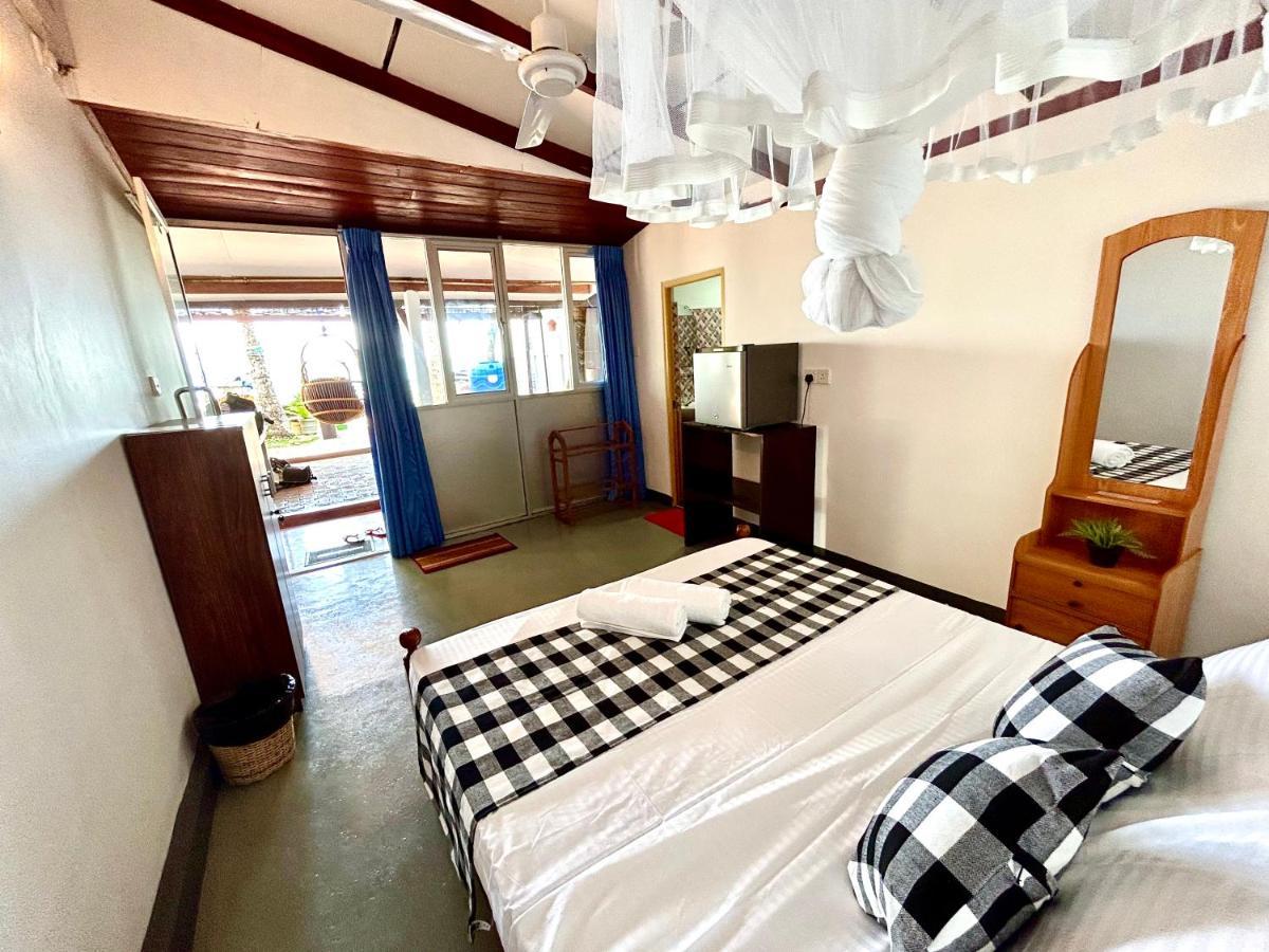 Hotel Kenno'S Korner Weligama Esterno foto