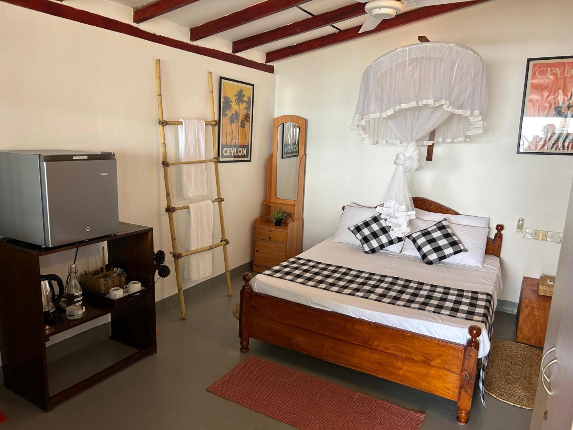 Hotel Kenno'S Korner Weligama Esterno foto